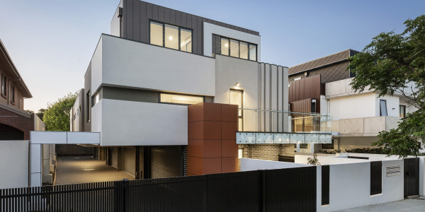 Pintar Fachadas de Casas Unifamiliares / Chalets en Sabadell · Pintado de Paredes Exteriores